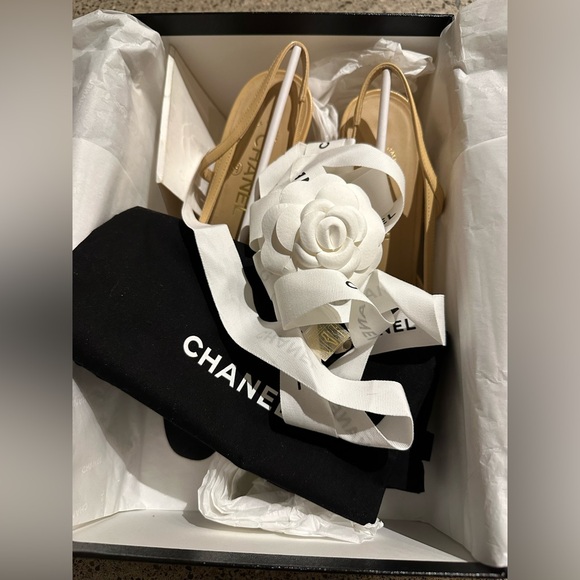 Authentic Chanel Slingbacks size 39 - Picture 2 of 11